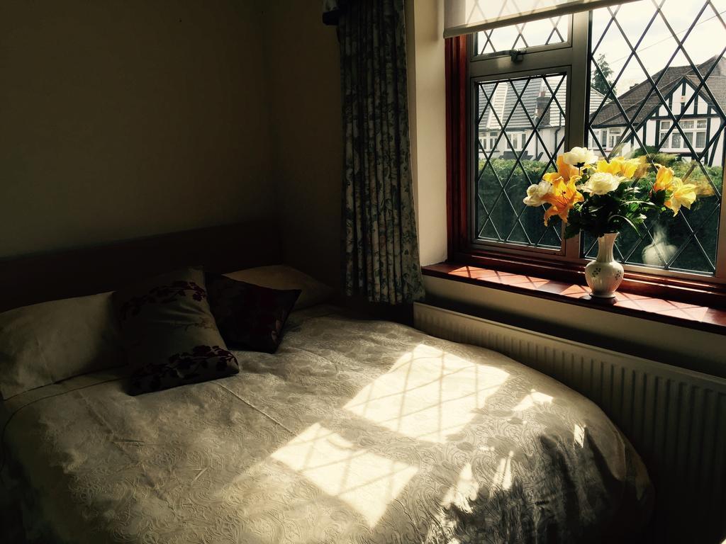 Edgware B&B Barnet Exterior photo