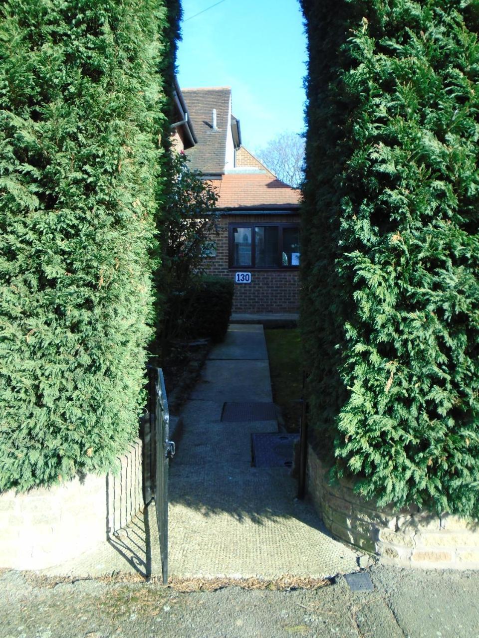 Edgware B&B Barnet Exterior photo